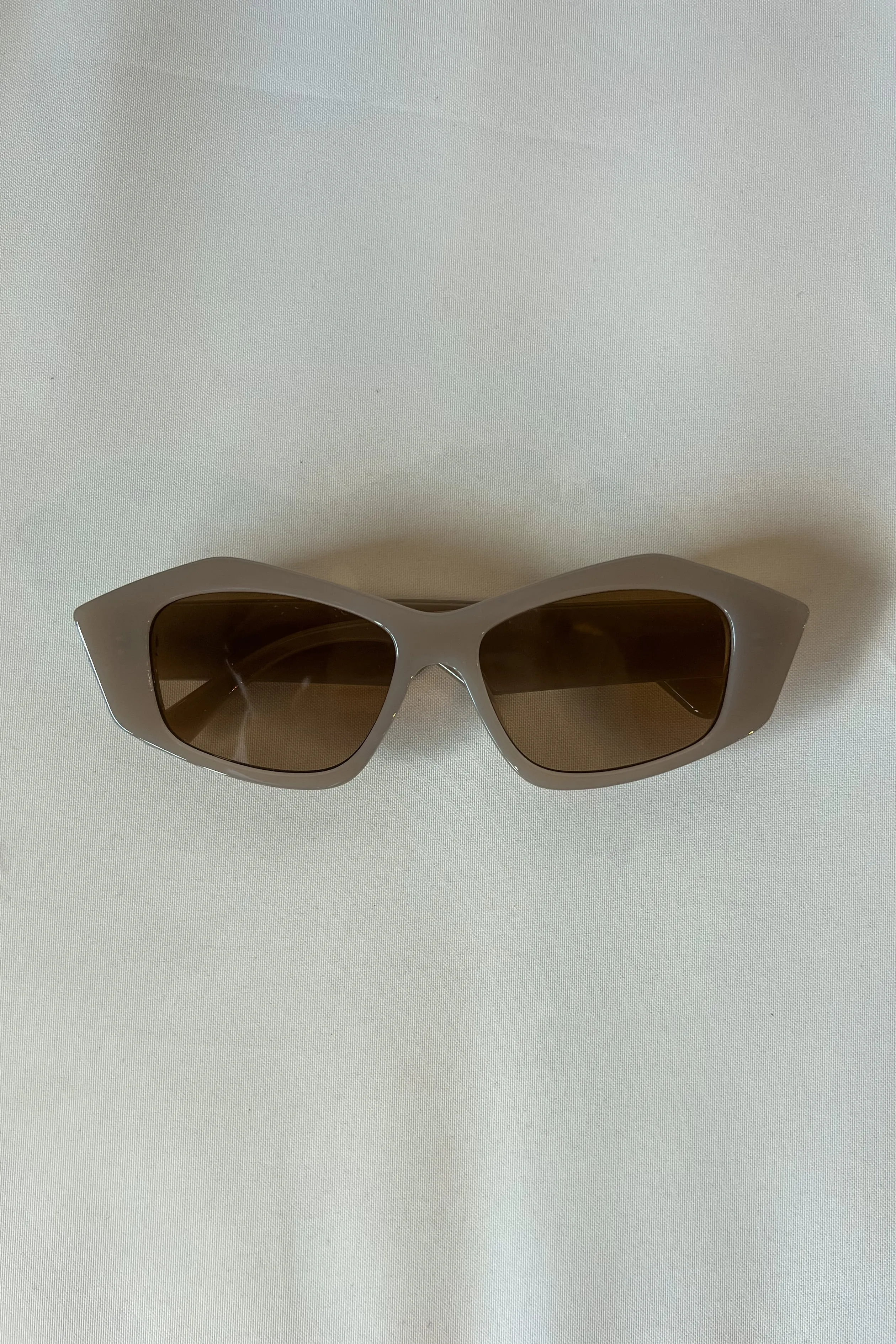 Zaria Sunglasses in Stone